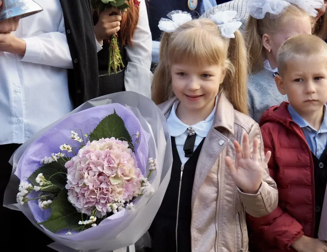 1.09.2022 г. Могилевский район. Губернатор Анатолий Исаченко посетил Буйничскую СШ. Фото: t.me/isachenkobel