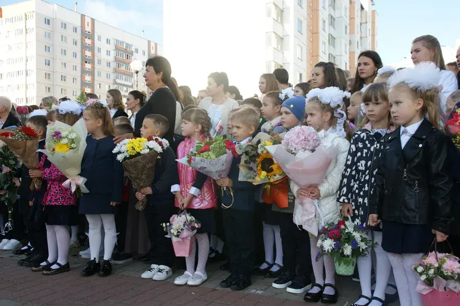 Первый звонок в школе №45 Могилева. 1 сентября 2022 года. Фото Татьяны Подлипской.