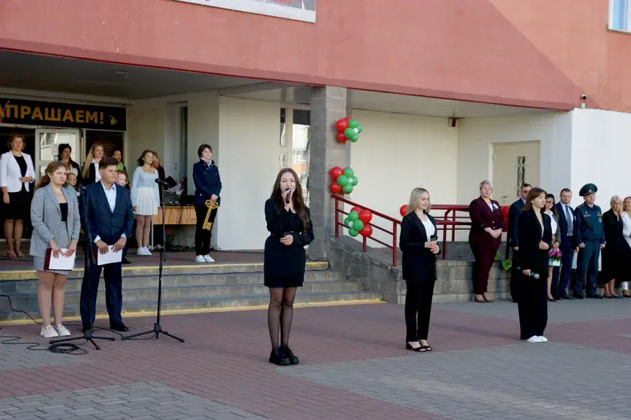 Первый звонок в школе №45 Могилева. 1 сентября 2022 года. Фото Татьяны Подлипской.