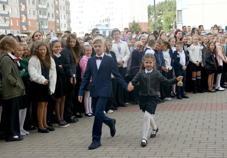 Первый звонок в школе №45 Могилева. 1 сентября 2022 года. Фото Татьяны Подлипской.