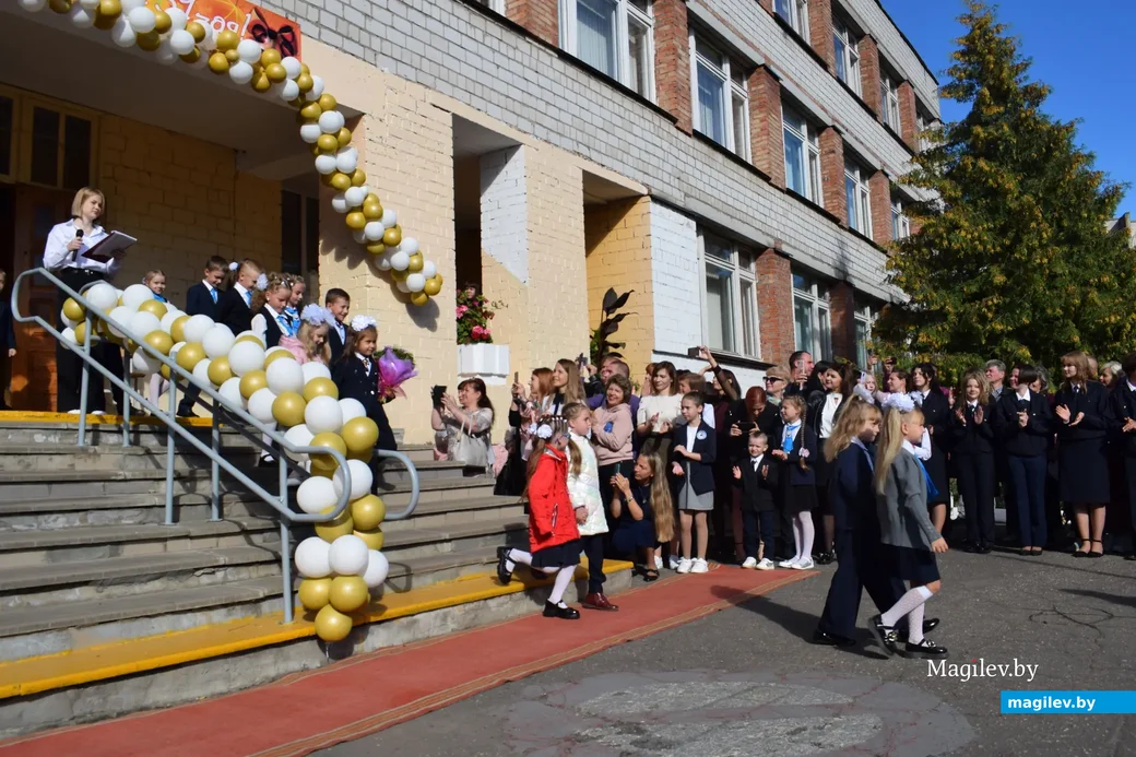 01.09.2022. Торжественная линейка в СШ №31. Первоклассники, ваш выход!