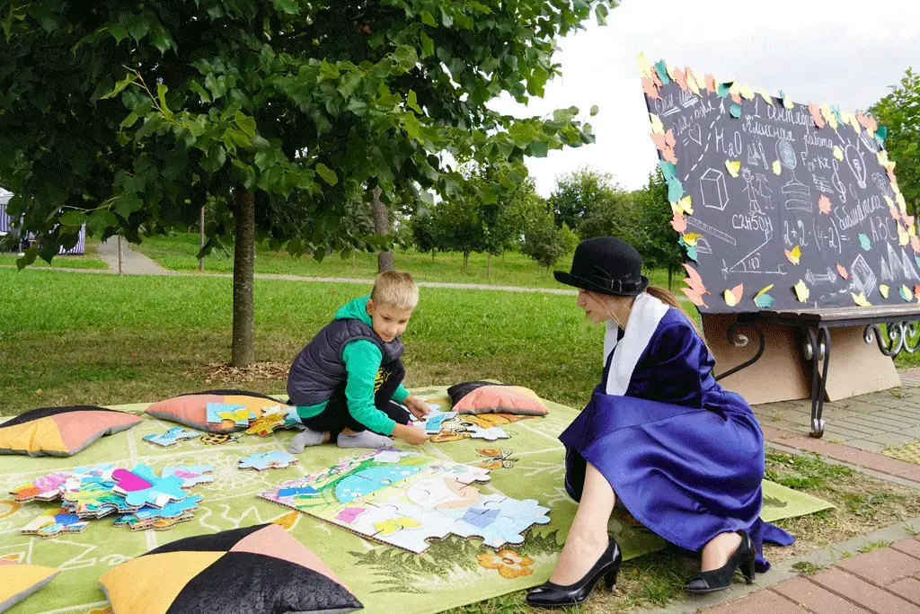 В городском парке культуры и отдыха в районе Подниколья 1 сентября прошел праздник «Звенит звонок!». Могилев, 1 сентября 2022 года. Фото Ольги Емельяновой.