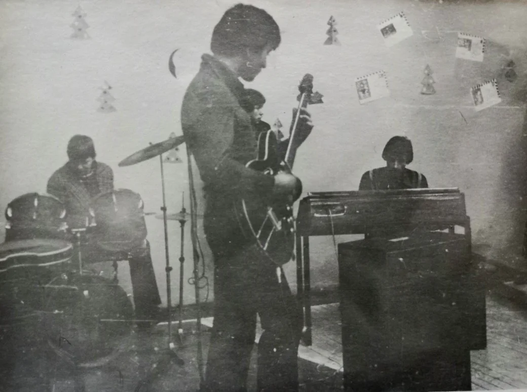Новый год в СШ №1. Ученическая самодеятельность. 1979-й или 1980-й год.