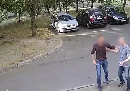 Бобруйчанин проводил знакомого до дома и заодно «обчистил» его