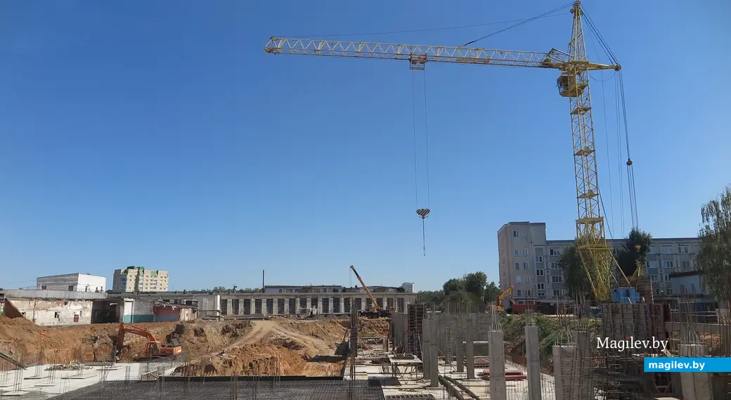 Сентябрь 2022 г. Могилев. Сейчас на территории БСМП полным ходом идет стройка