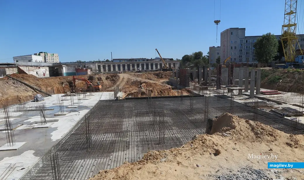 Сентябрь 2022 г. Могилев. Сейчас на территории БСМП полным ходом идет стройка