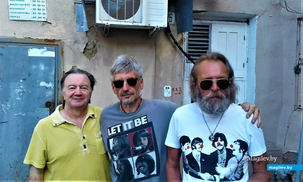 Владимир Кутузов (справа) во время тусовки «Не забывайте своих старых друзей!». Могилев, 2017 год.