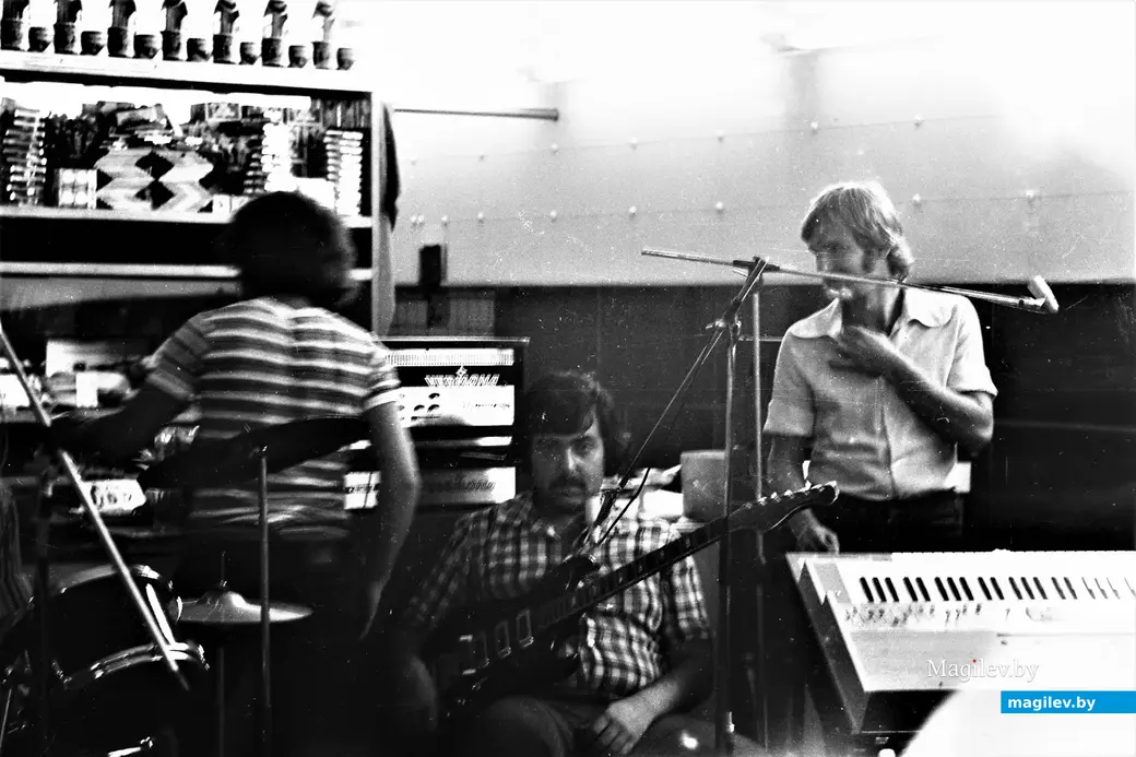 Крайний справа – Миша Левашов. Могилев, 1970-е годы. Фото Василя Титова.