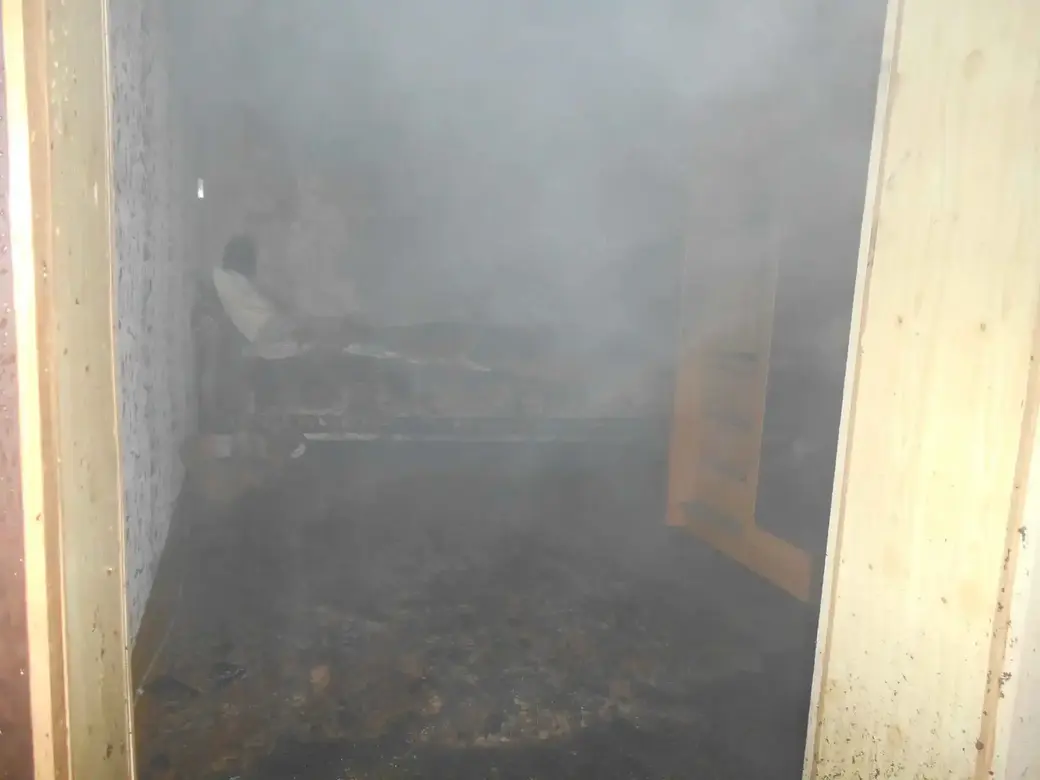 16.09.22г. В Бобруйске случился пожар в жилом бараке на улице Пушкина. Фото: Бобруйский ГРОЧС