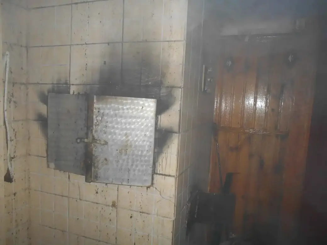 16.09.22г. В Бобруйске случился пожар в жилом бараке на улице Пушкина. Фото: Бобруйский ГРОЧС