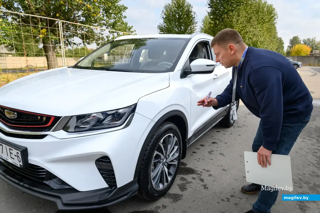 15.09.2022. Бобруйск. ООО «АсмартСервис» официальный парнтёр Geely. Инженер Евгений