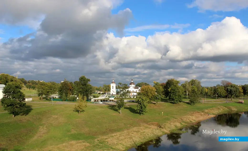 Парк культуры и отдыха в районе Подниколья. Могилев, сентябрь, 2022 год.