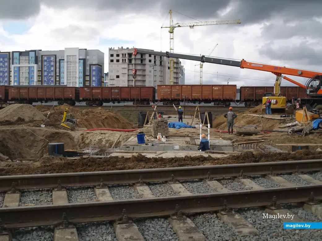 Между улицей Пысина и улицей Строителей четыре ветки железнодорожных путей. Могилев, 21.09.2022 г