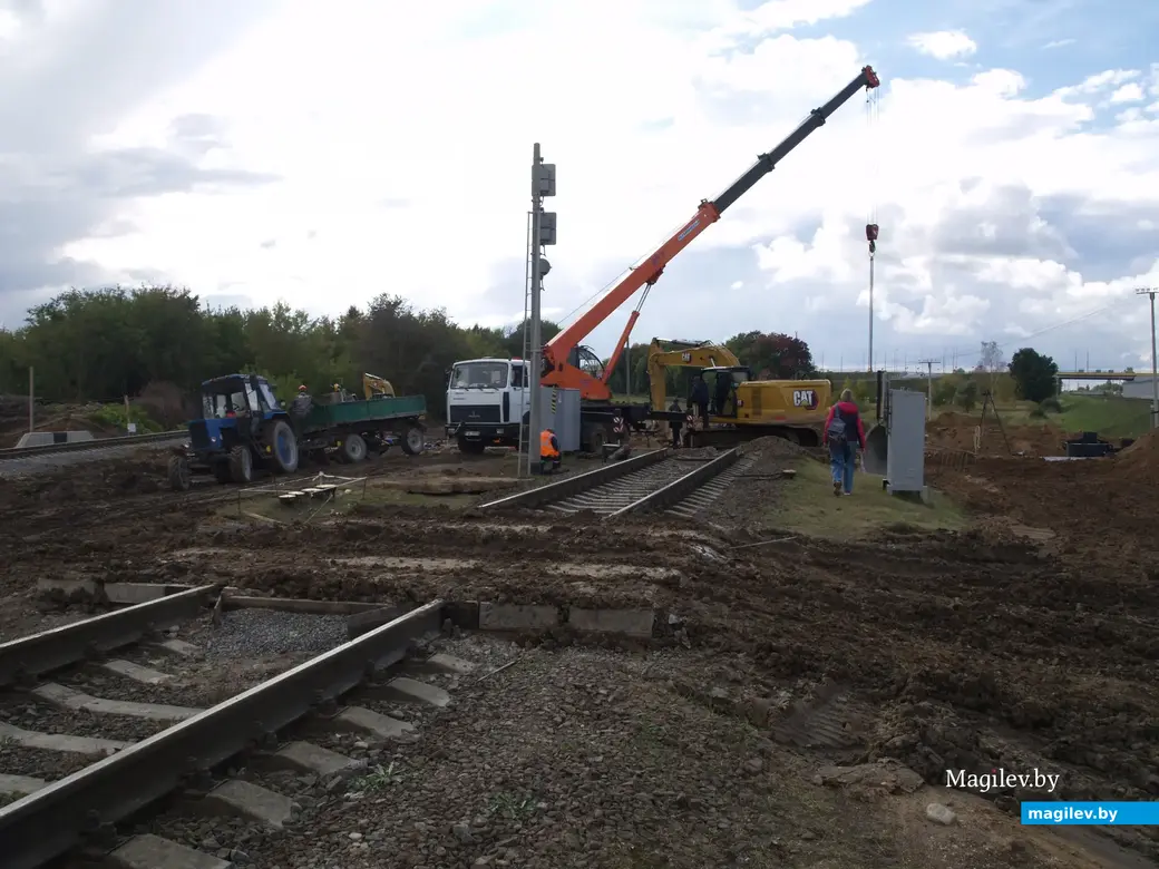 На стройплощадке будущего подземного пешеходного перехода. Могилев, 21.09.2022 г.