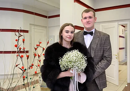 «Кошку подарил мне абиссинскую, я давно о такой мечтала». Свадебная пара недели