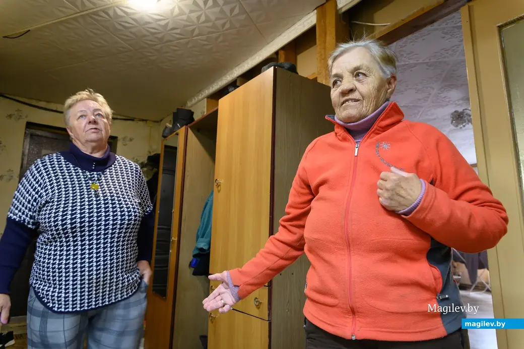 13.09.2022. Бобруйск. Валентина Гущина (справа) и ее подруга Татьяна Лапковская.