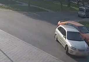Могилевчанка наехала на припаркованный автомобиль и скрылась с места аварии. Видео