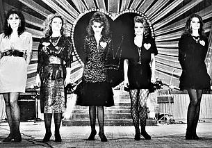 Картина маслом. «Двойная пирамида» Сергея Желудовича