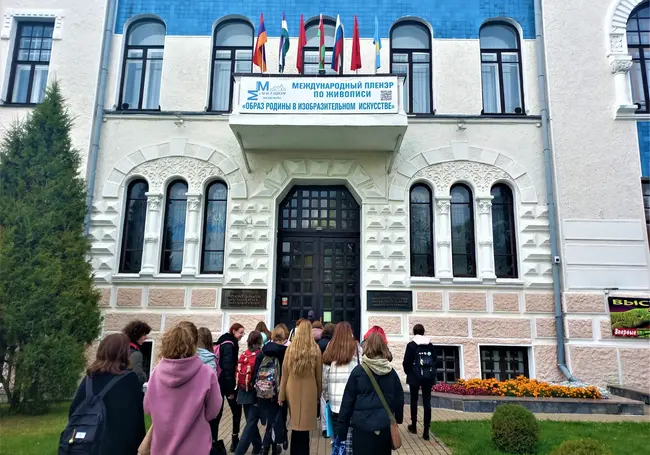 «С чего начинается Родина…»: итоговая выставка международного пленэра открылась в Могилеве