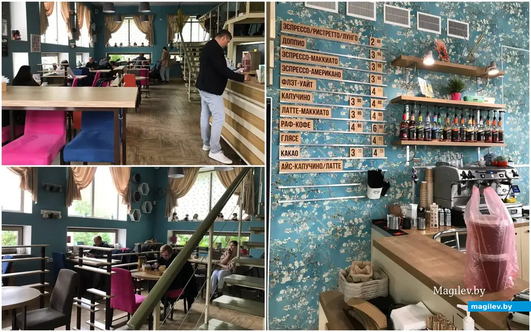 Голубые стены с рисунком в виде цветущей сакуры.