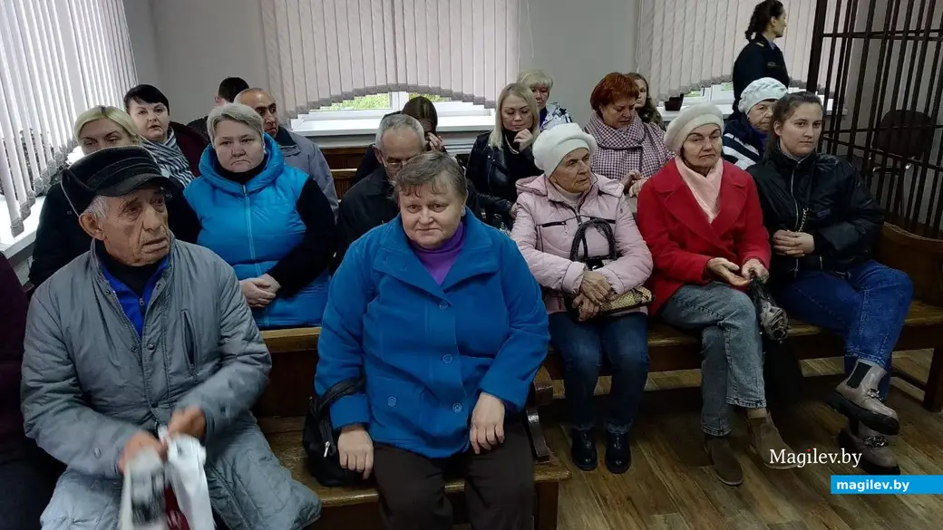 30.09.2022, суд Кировского района. Оглашение приговора по делу директора бобруйской фирмы ритуальных услуг. Потерпевшие.