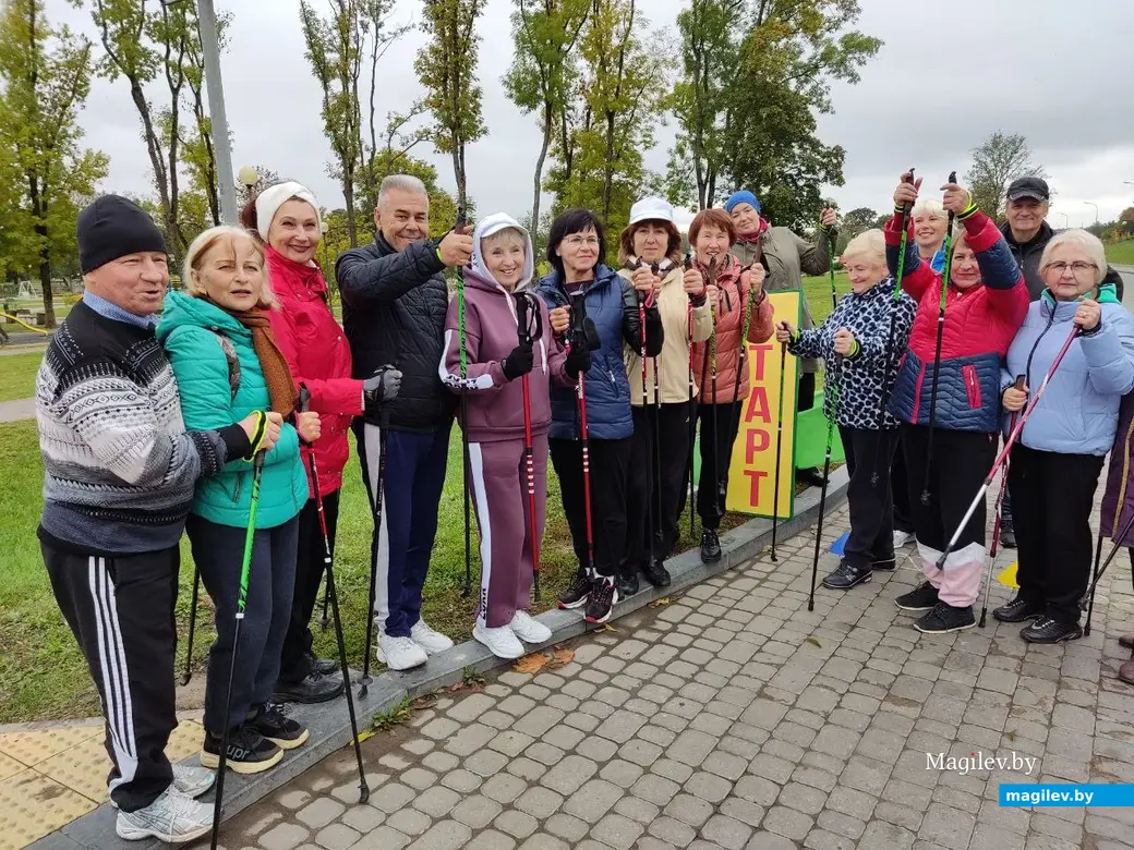 Марафонцы, на старт! Марафон по скандинавской ходьбе для пожилых людей. Могилев, 30.09.2022 г