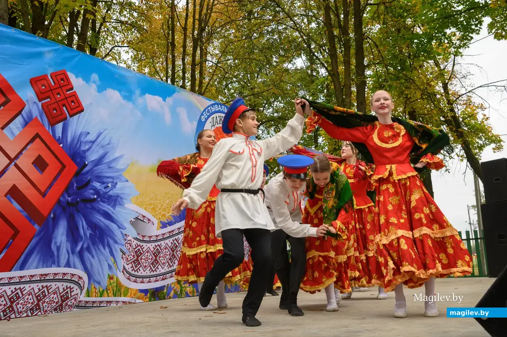 30.09.2022. Бортниковский сельский Совет. Районный фестиваль-ярмарка тружеников села «Дожинки-2022» в агрогородке Большие Бортники Бобруйского района. Поздравляют