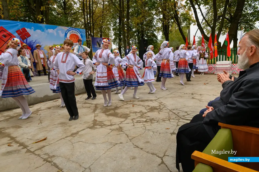 30.09.2022. Бортниковский сельский Совет. Районный фестиваль-ярмарка тружеников села «Дожинки-2022» в агрогородке Большие Бортники Бобруйского района. Поздравляют