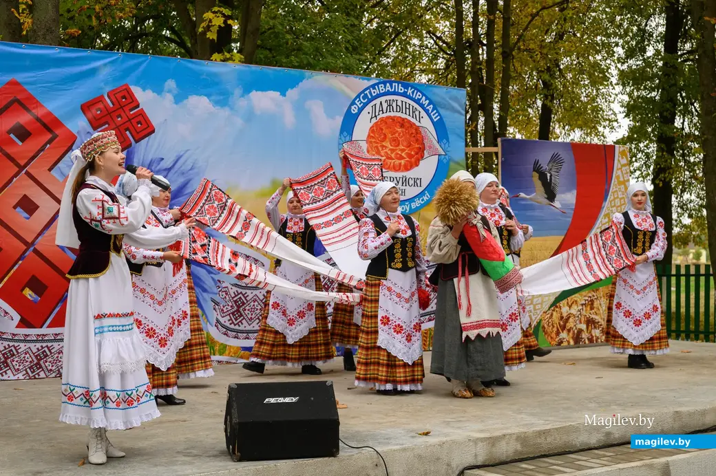 30.09.2022. Бортниковский сельский Совет. Районный фестиваль-ярмарка тружеников села «Дожинки-2022» в агрогородке Большие Бортники Бобруйского района. Церемония