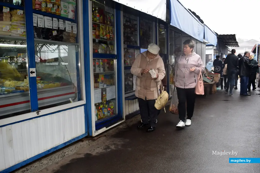 1.10.22, Бобруйский "Западный" рынок, молочные ларьки.