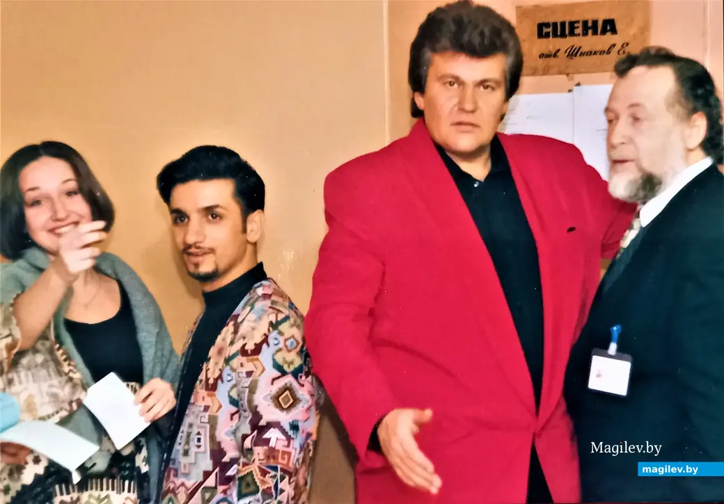 Владимир Браиловский (справа) умел создать непринужденную атмосферу. Могилев, 2000-е годы.