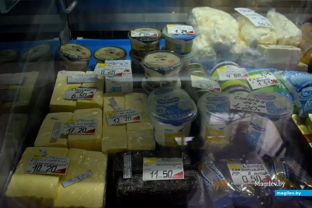 1.10.22, Бобруйский "Западный" рынок, молочные ларьки.