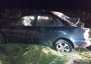 В Славгородском районе пьяный «бесправник» съехал в кювет: пассажир в реанимации