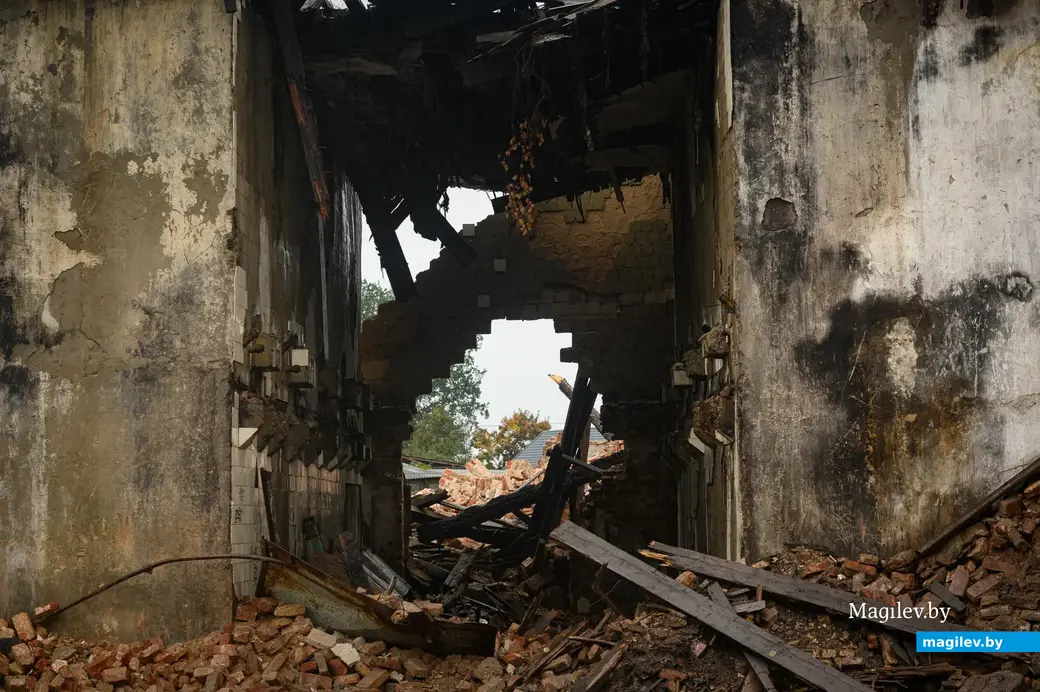 03.10.2022. Бобруйск. Подрыв здания бывшего завода виноградных напитков на улице Новошоссейной