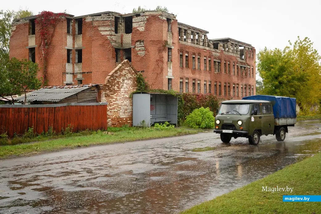 03.10.2022. Бобруйск. Подрыв здания бывшего завода виноградных напитков на улице Новошоссейной