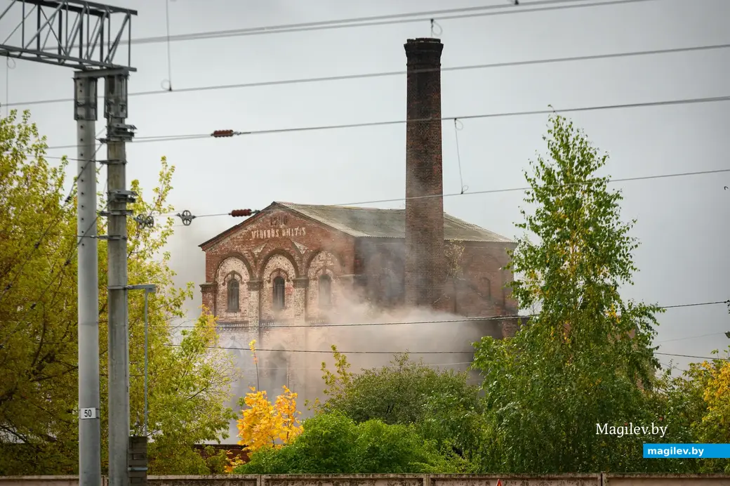 04.10.2022. Бобруйск. Подрыв здания бывшего завода виноградных напитков на улице Новошоссейной