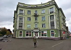 Яркие пятна Серого дома. Гуляем по Могилеву дорогами Бориса Моисеева