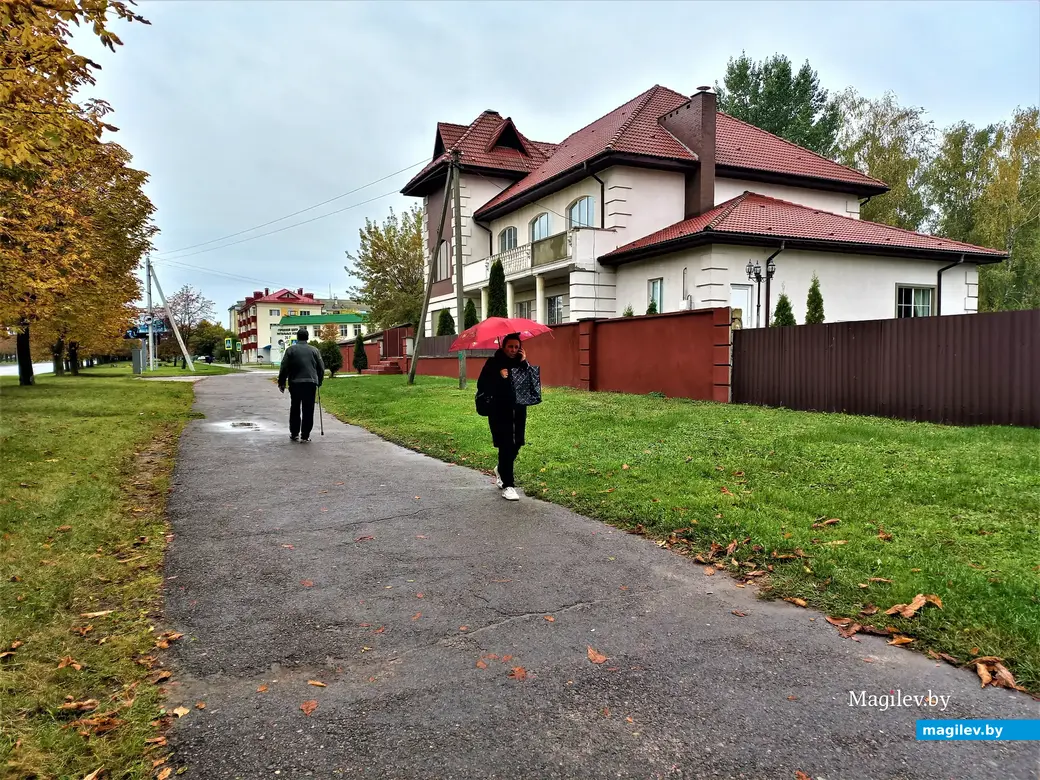 До ДК Куйбышева еще метров 400... Могилев, район Серого дома (ул. Челюскинцев, 54). 05.09.2022 года