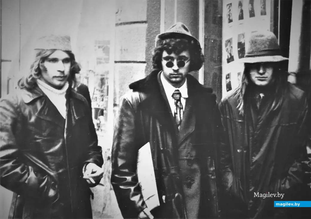 Володя (слева) с Филиппом и Сектантом. Могилев, улица Ленинская, 1970-е годы.