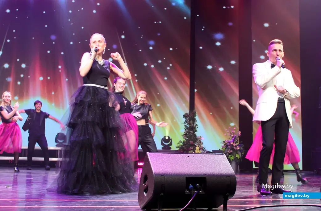 Празднование 220-летия Могилевской городской больницы скорой медицинской помощи. Могилев. 7 октября 2022 года. Концертный номер в подарок.