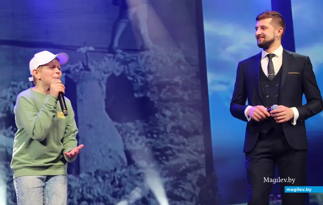 Празднование 220-летия Могилевской городской больницы скорой медицинской помощи. Могилев. 7 октября 2022 года. Концертный номер в подарок.