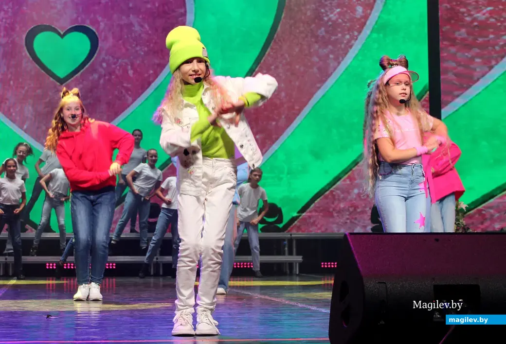 Празднование 220-летия Могилевской городской больницы скорой медицинской помощи. Могилев. 7 октября 2022 года. Концертный номер в подарок.