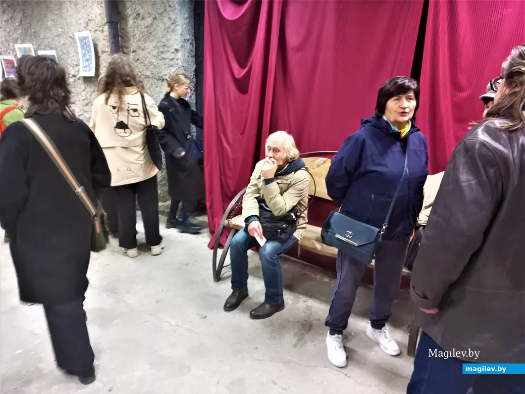 Могилев, галерея Андрея Воробьева на Дубровенке, выставка Натальи Руссиян, 07.10.2022 г.