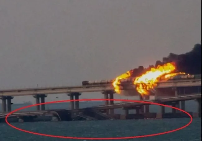 На Крымском мосту произошел подрыв грузового автомобиля