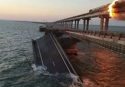 Пожар на Крымском мосту потушен. Сообщается о погибших