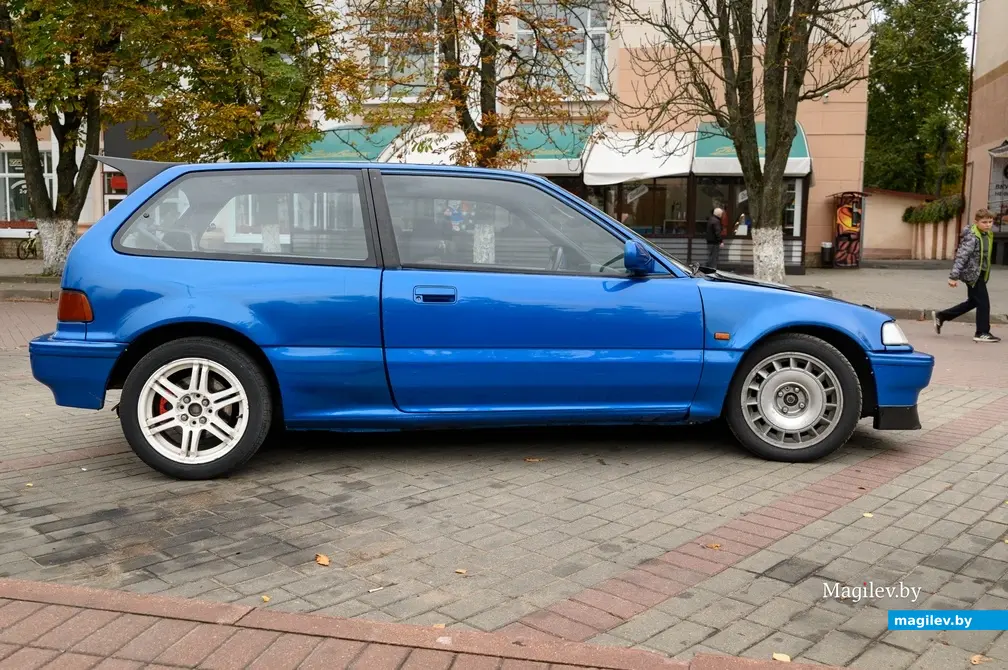 29.09.2022. Бобруйск. Автомобиль Honda Civic 1988 г.в. Машина пока находится в стадии доработки.