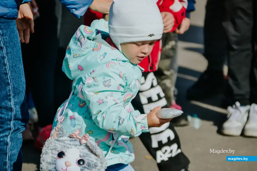 8 октября 2022. Могилев. Площадка перед ТЦ «Форум». Соревнование по метанию телефонов.