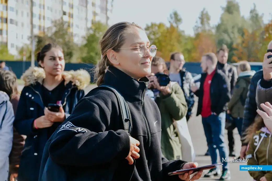 8 октября 2022. Могилев. Площадка перед ТЦ «Форум». Соревнование по метанию телефонов.