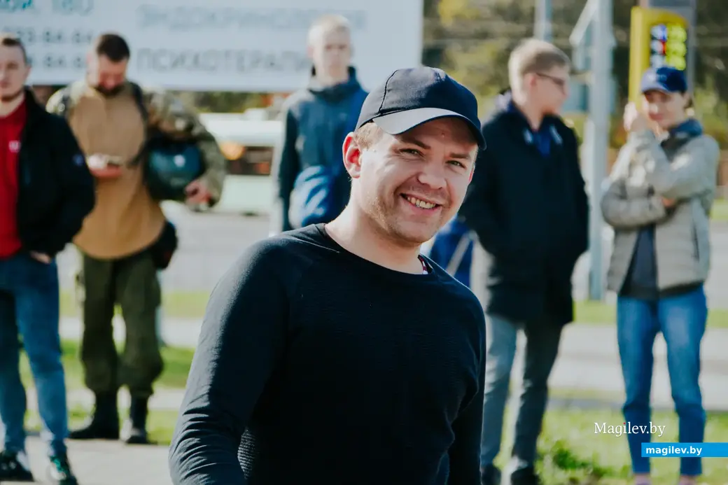 8 октября 2022. Могилев. Площадка перед ТЦ «Форум». Соревнование по метанию телефонов.