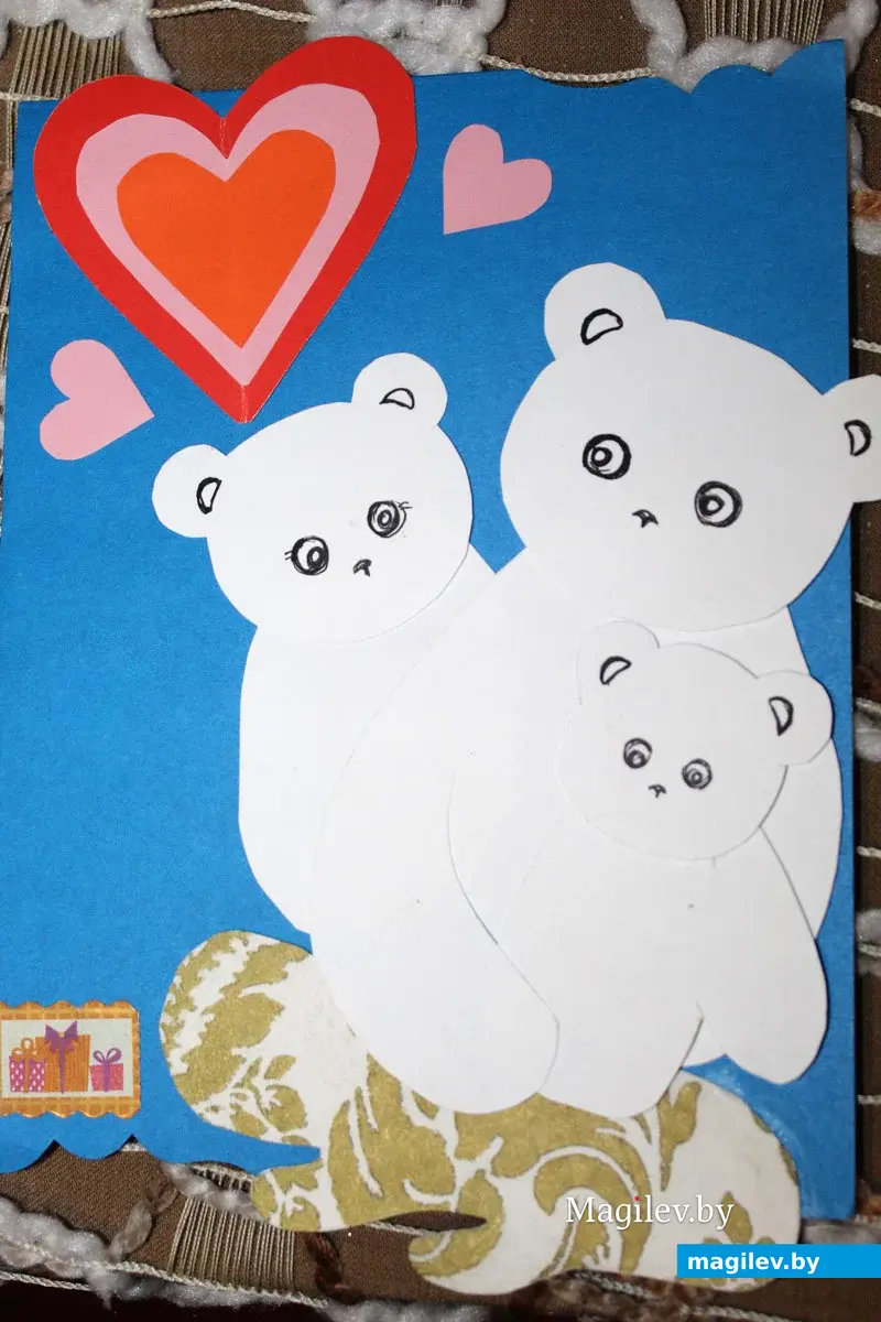 Подарок для мамы своими руками готовят маленькие могилевчане – воспитанники Центра детского творчества КУП ЖРЭУ Октябрьского района города Могилева. И вот в итоге что